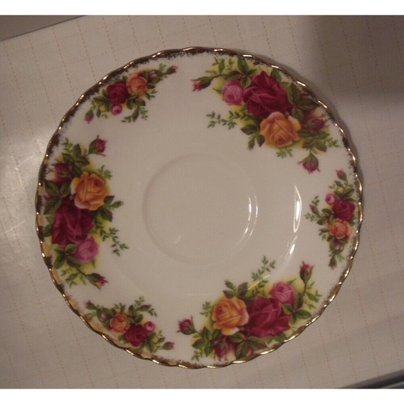 Vintage Royal Albert Old Country Roses Cup and Saucer Set - Picture 4 of 4